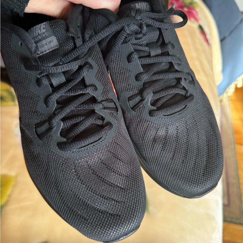 Nike flex experience rn 7 W women’s size 9 black sneaker